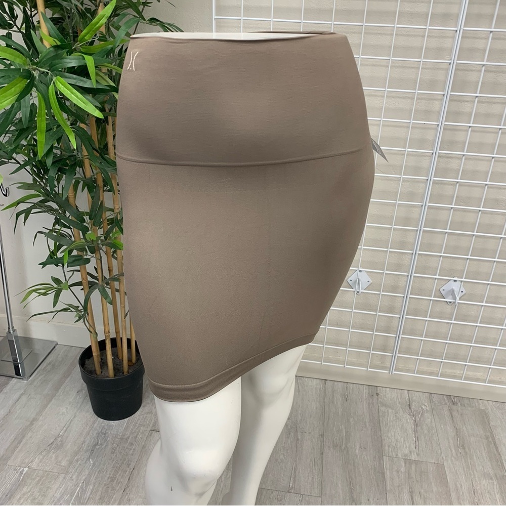 Yummie By Heather Thompson Beige Shape Wear Slip Skirt 2X/3X

KR B18